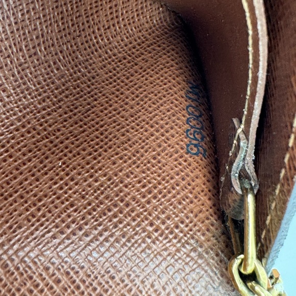 Authentic Key Case Multicle Lava - Picture 3 of 6